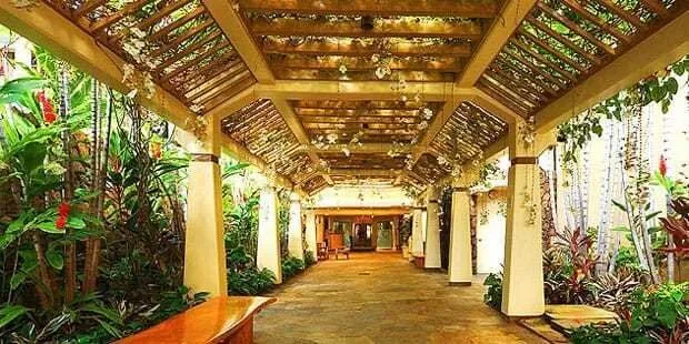 Oahus Six Most Impressive Luxury Hotels Aston Waikiki Beach Tower Oahus Six Most Impressive Luxury Hotels